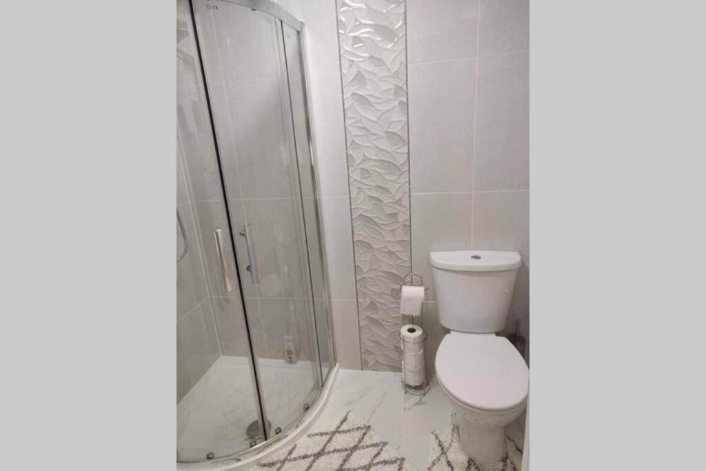 Luxury Apartment In Birmingham With Free Parking. Bagian luar foto