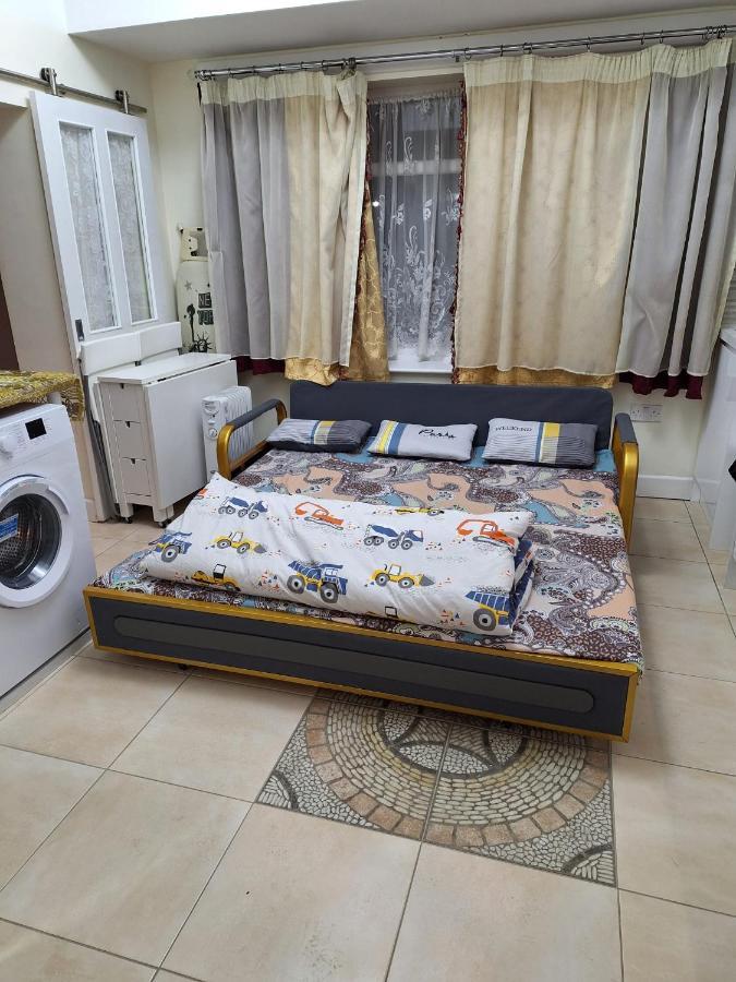 Luxury Apartment In Birmingham With Free Parking. Bagian luar foto